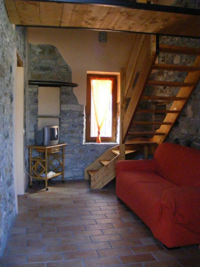 Albergo Diffuso Casa Delle Favole Ferriere Экстерьер фото