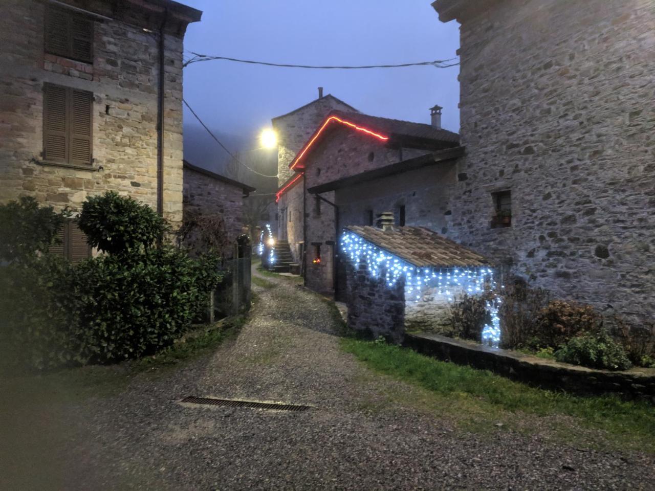Albergo Diffuso Casa Delle Favole Ferriere Экстерьер фото